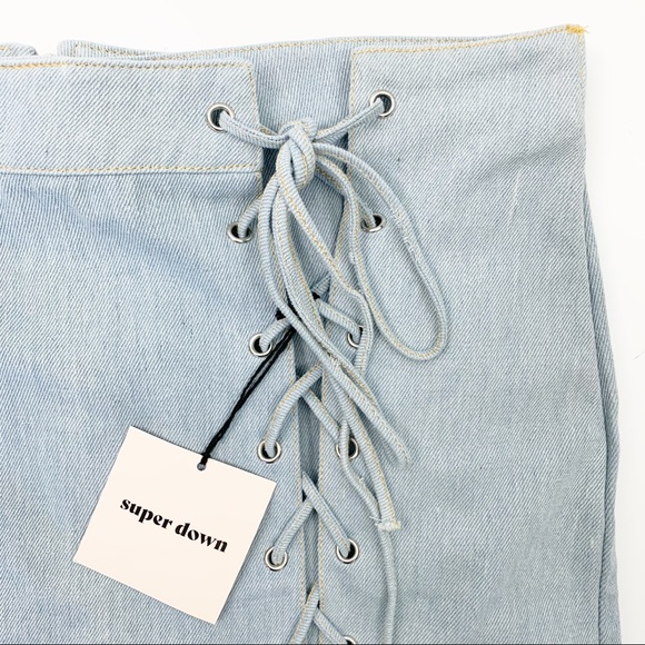 Superdown Pamela denim skirt; Adjustable lace-up - Picture 4 of 11